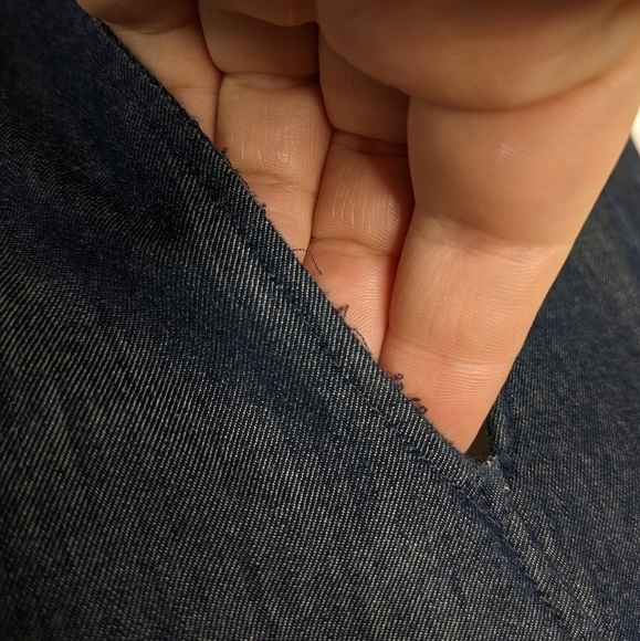 Toad & Co Wayfarer sleeveless blue faux denim v neck top M - Picture 3 of 8